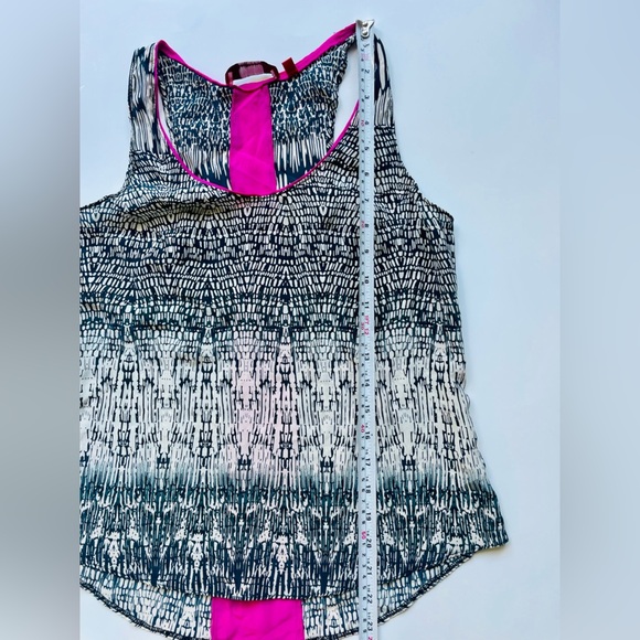 Saks Fifth Avenue red 100 % silk Black and White Tank with Pink Accent xs - Picture 4 of 4